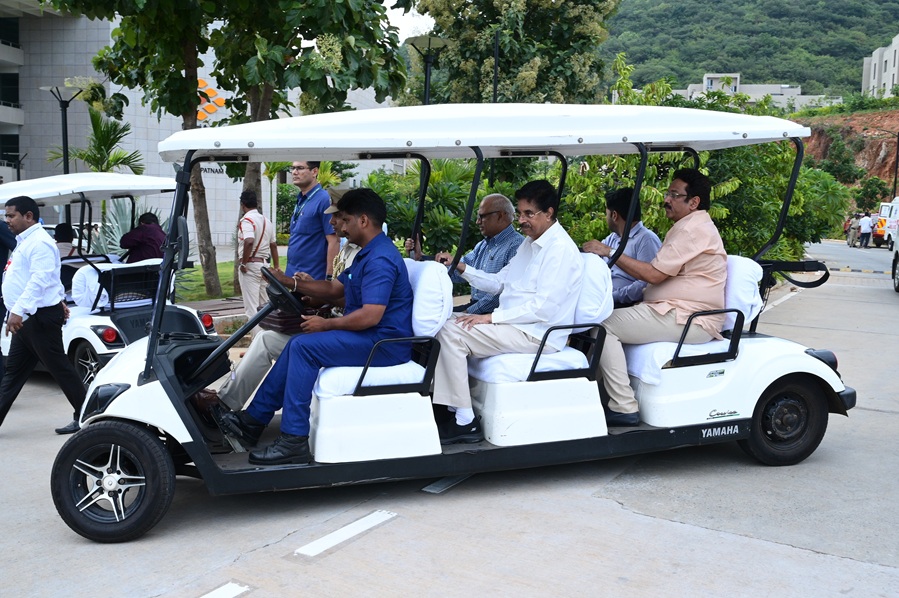  Hon’ble Governor of Odisha Visits IIM Visakhapatnam, Lauds Its Achievements