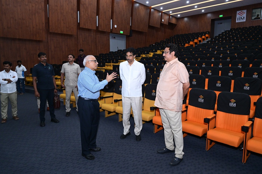  Hon’ble Governor of Odisha Visits IIM Visakhapatnam, Lauds Its Achievements