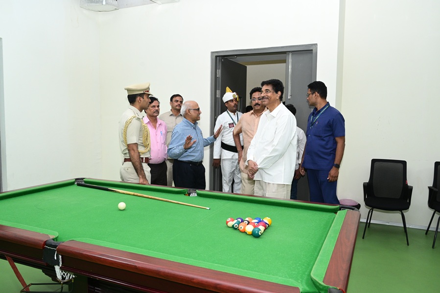  Hon’ble Governor of Odisha Visits IIM Visakhapatnam, Lauds Its Achievements