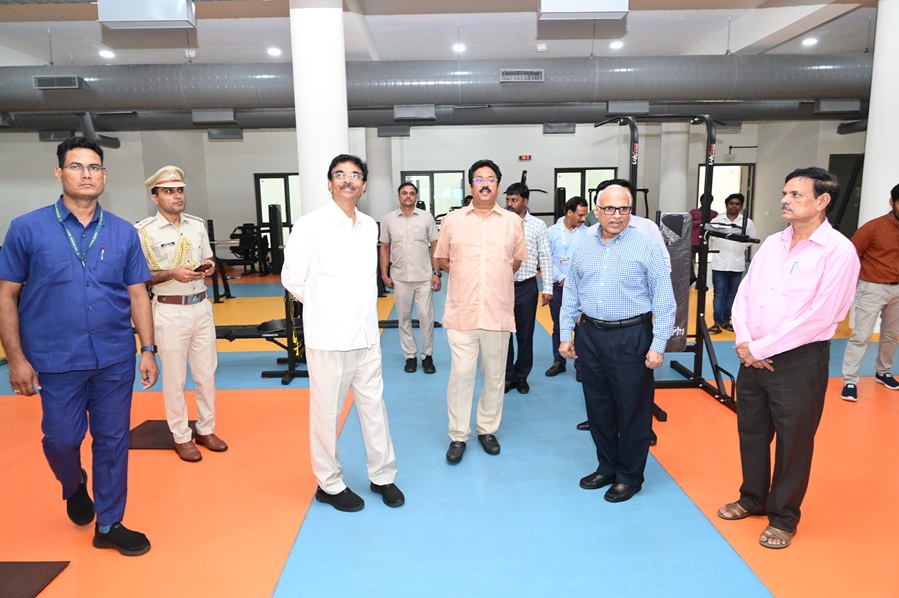  Hon’ble Governor of Odisha Visits IIM Visakhapatnam, Lauds Its Achievements